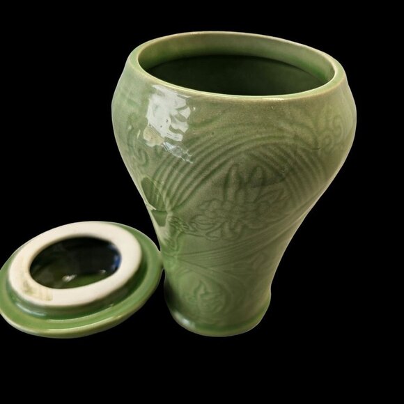 70s Max Factor Covered Ceramic Container Jar for Khara Fantasy Milk Bath Green - Picture 7 of 7